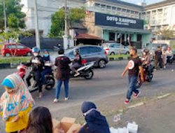 DPC GPM Bantul bagi-bagi takjil