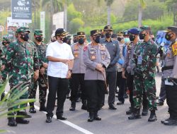 Menkes Bersama Panglima TNI dan Kapolri Tinjau Penyekatan PPKM Darurat di Prambanan