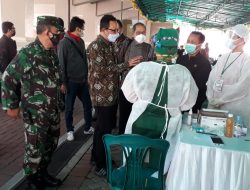 Kodim 0734/Kota Yka Dan Gereja Katolik Hati Kudus Yesus Pugeran Gelar Vaksinasi Untuk Warga Yogyakarta.