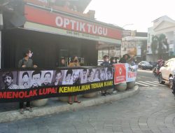 Aksi Diam Kamisan Sore, Suarakan Isu-isu Sosial Indonesia.