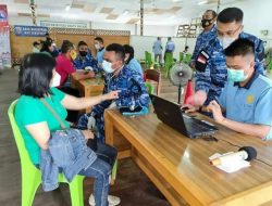 Lanud Anang Busra Tarakan Gandeng PT Intracawood Manufacturing Gelar Vaksinasi Dan Baksos.