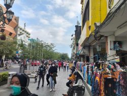 Pengunjung Malioboro Diwajibkan Gunakan Aplikasi Pedulilindungi.