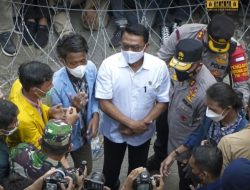 Kepala KSP, Moeldoko Temui Massa Aksi BEM SI.
