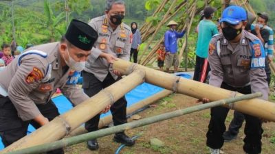 Kabid Humas Polda DIY Lakukan Peletakan Bambu Pertama Pembangunan PAUD Di Hargomulyo.