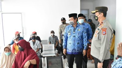 Wakapolda Sulteng Tinjau Vaksinasi Di Puskesmas Galang.