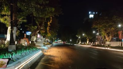 Revitalisasi Pedestrian Jalan Sudirman, Baru Serah Terima Sudah Banyak Lampu Taman Yang Mati.