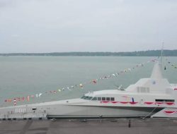 Kekuatan TNI AL Bertambah Dengan Bergabungnya Kapal Siluman KRI Golok 688 Dan KRI WSH 991.