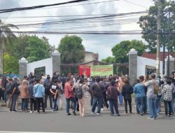 Aliansi Solidaritas Untuk Wadas, Gelar Aksi Solidaritas Di Depan Polda DIY Dan Kantor BBWS-SO.