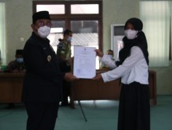 Bupati Kulon Progo Serahkan SK secara simbolis Untuk 127 CPNS dan 350 PPPK Guru