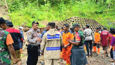 Terkena Dampak Longsoran, Rumah Warga Gedangsari Roboh