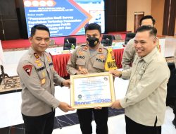 Penganugerahan dan Penyampaian Hasil Survey Kepatuhan Terhadap Pemenuhan Standar Pelayanan Publik Tahun 2022