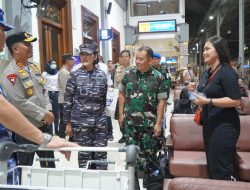 Sapa Penumpang di Stasiun Tugu, Polda DIY, Jajaran TNI dan Instansi Terkait Siapkan Langkah-langkah Bila Terjadi Penumpukan Kendaraan