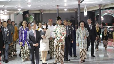 Sri Sultan Hamengku Buwono X Sambut Yang Mulia Kaisar Jepang di Keraton Yogyakarta