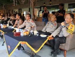 Undang Riuh Tawa Penonton, Finalis Lomba Stand Up Comedy Polda DIY Tampil Maksimal