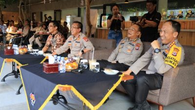 Undang Riuh Tawa Penonton, Finalis Lomba Stand Up Comedy Polda DIY Tampil Maksimal