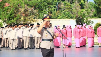 Polda DIY Lakukan Tradisi Ziarah Rombongan di TMP Kusumanegara Yogyakarta dan Tabur Bunga di Laut Sambut Hari Bhayangkara Ke-77