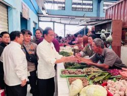 Tinjau Pasar Bululawang, Presiden Jokowi: Inflasi Terkendali, Pasokan Banyak