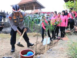 Tanam Ribuan Pohon, Polda DIY Ikut Program Penghijauan di Seluruh Wilayah Indonesia