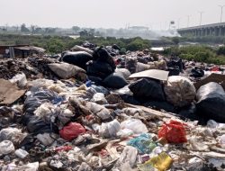 Sampah di lahan Pemda BKT Marunda Sangat Meresahkan Masyarakat