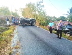 Sopir Tidak Hafal Medan Jalan, Pickup Bermuatan Besi Terguling di Girimulyo Kulonprogo