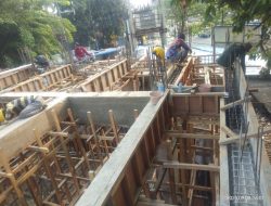 Tinjau Masjid Baiturrahim, Danramil Matraman Minta Pengerjaan Maksimal