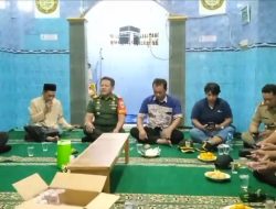 Danramil 06/Cakung Serahkan Bantuan Keramik di At-Thoyibah Pulogebang