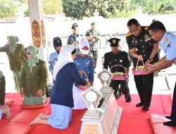 Danrem 072/Pamungkas Ziarah ke Taman Makam Pahlawan Yogyakarta