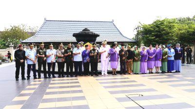 Ziarah Rombongan Panglima TNI Laksamana Yudo Margono ke Makam Panglima Besar Soedirman