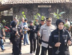 Humas Polres Kulonprogo Gelar Bakti Lingkungan Penanaman Ratusan Bibit Mangrove