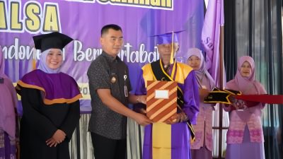 Bupati Gunungkidul Hadiri Wisuda Sekolah Lansia Salimah