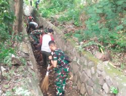 Lingkungan Bersih, Koramil 05/Kramatjati Karya Bakti Bersihkan Sarana dan Prasarana Umum