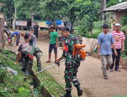 Antisipasi Penyebaran Penyakit Akibat Nyamuk, Koramil 02/Pondok Gede Bersama Warga Lakukan Karya Bakti Bersihkan Lingkungannya