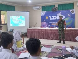 Babinsa Koramil 03/Teluk Pucung Isi Kegiatan LDKS Di Sekolah Dengan Wasbang Dan Sosialisasi ideologi Pancasila