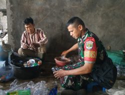 Komsos Babinsa Serda Rizal Aiyub Tingkatkan Kesadaran Pentingnya Kebersihan Lingkungan dan Kesehatan