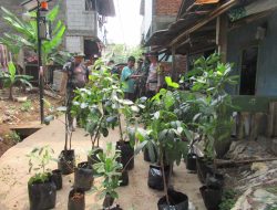Lestarikan Lingkungan Hidup, Kodim 0505/JT Tanam Pohon Lindung Sepanjang Sungai Sunter