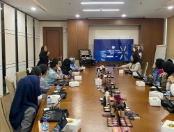 Agar selalu percaya diri, Beberapa perusahaan di Jakarta mempercayakan Make Over sebagai pengisi acara dan beauty tips