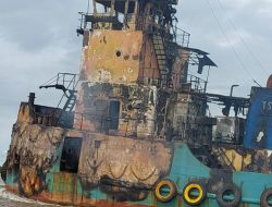 TB. Bina Sarana 82 Terbakar, Pos TNI AL Selatpanjang Laksanakan SAR