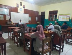 Giat Binluh Kamtibmas di Pesantren, Bhabinkamtibmas Jatiluhur Sambangi Pondok Pesantren Ar Ridwan Jatiasih