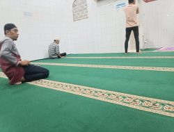 Kegiatan Sambang Wilayah, Bhabinkamtibmas Jatiwaringin Polsek Pondok Gede melaksanakan Giat Sholat Subuh Keliling