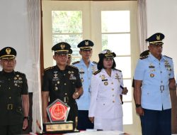 Komandan Lanal Bandung Hadiri Acara Serah Terima Jabatan Kaskogartap II/Bandung