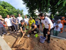 Mengembangkan Ruang Terbuka Hijau Danramil 02/Sawah Besar Hadiri Penanaman Pohon Bersama Tiga Pilar