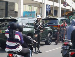 Anggota Pomdam Jaya/Jayakarta Bantu Pengamanan dan Pengaturan Lalin Dalam Kegiatan Kasad Jenderal TNI Maruli Simanjuntak, M.Sc.,