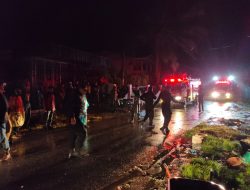 Brimob Aceh Terjun Kelokasi Bantu Korban Kebakaran Dan Evakuasi Pohon Tumbang.