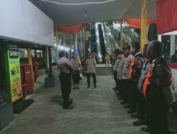 Tingkatkan disiplin dan Soliditas, Personil Pos Pelayanan Ops Lilin Jaya Stasiun Kota Bekasi gelar Apel Malam