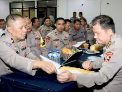 Tim Supervisi Mabes Polri kunjungi Polres Metro Jakarta Timur Pastikan Ops Lilin berjalan lancar