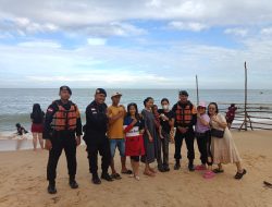 Libur Tahun Baru Brimob Kalbar Patroli Ditempat Wisata Pastikan Masyarakat Nyaman Dan Aman