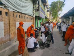 Babinsa Koramil 08/Johar Baru Melaksanakan Kerja Bakti Bersama Warga Dan Anggota PPSU