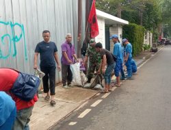 Cegah Genangan Air Dan Banjir Babinsa Kelurahan Cikini Laksakan Kerja Bakti