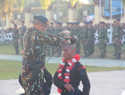 Brimob Kalteng Gelar Tradisi Penyambutan 6 Brigadir dan 25 Bhayangkara Remaja Di Makosatbrimob Tangkiling.