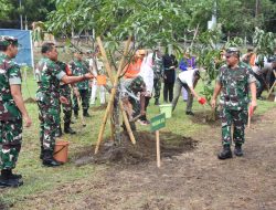 Pangdam Jaya Memimpin Acara Urban Farming Penanaman Pohon Buah dan Cabai di Wilayah Kodam Jaya/Jayakarta